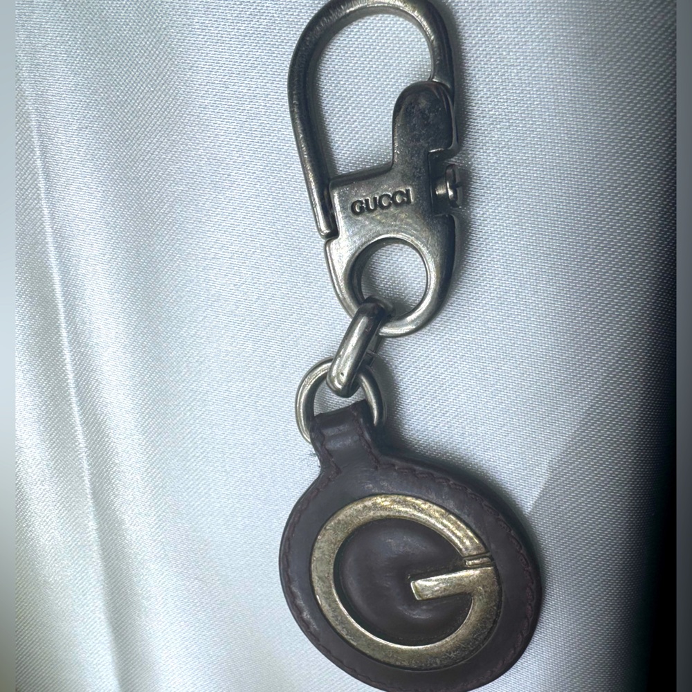 Gucci Keychain Leather Circle Logo Bag Charm Silver Clasp Rare 90s Y2K Vintage - Picture 3 of 7